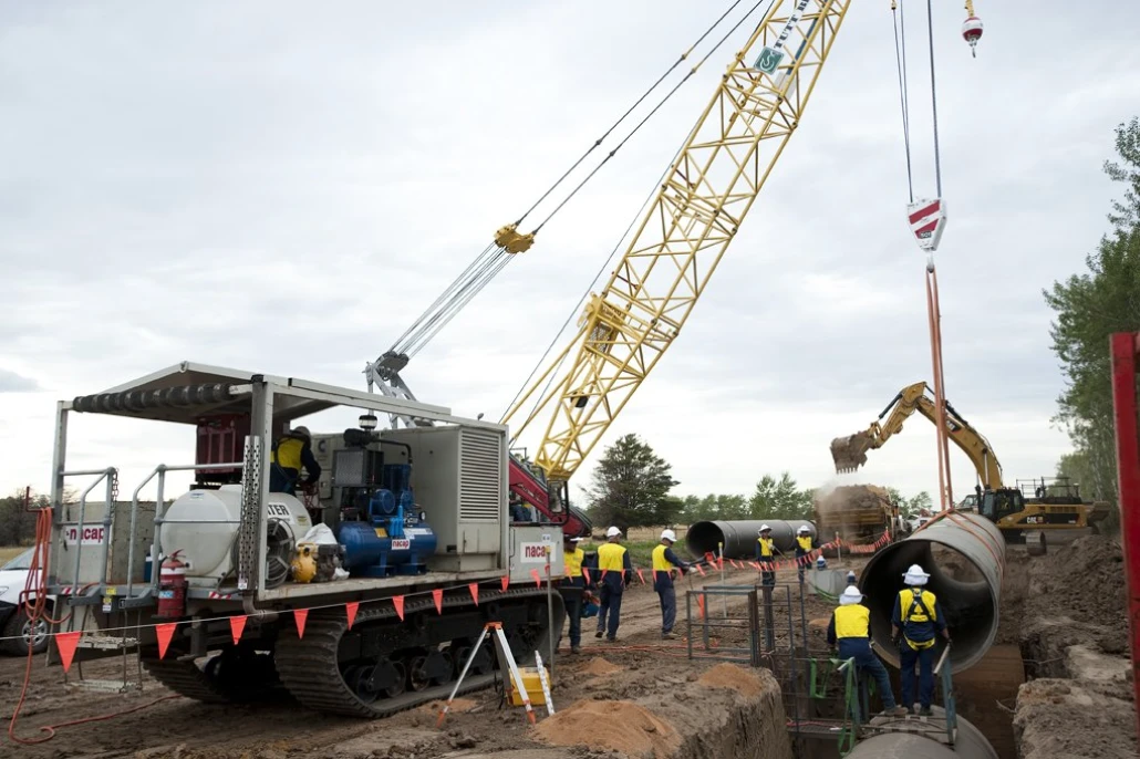 1 March 2010 - pipe laying