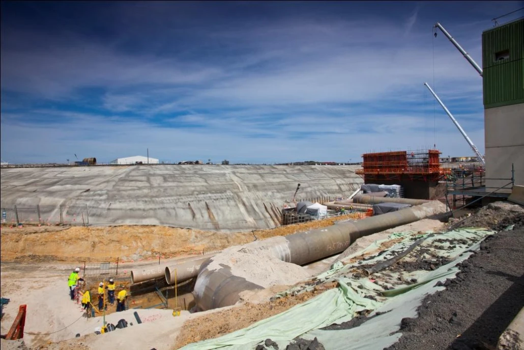 1Brine discharge pipes to the SWLPS