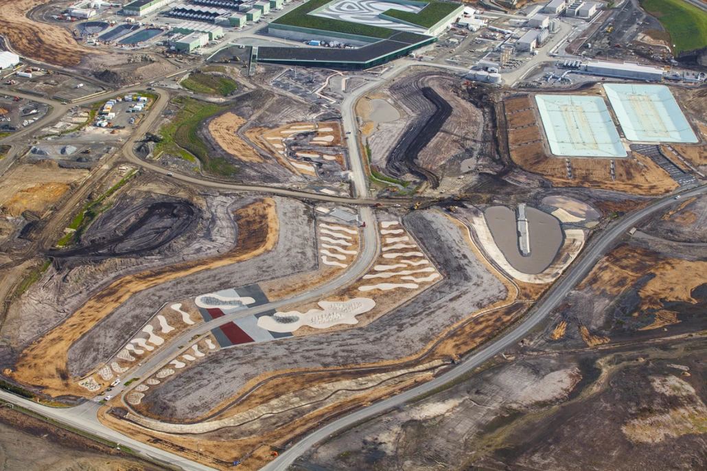 TDJV-PHOT-HPCM-B7321 Feature entry valley and entrance into plant site